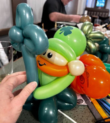 Balloon Artist/Twisting
